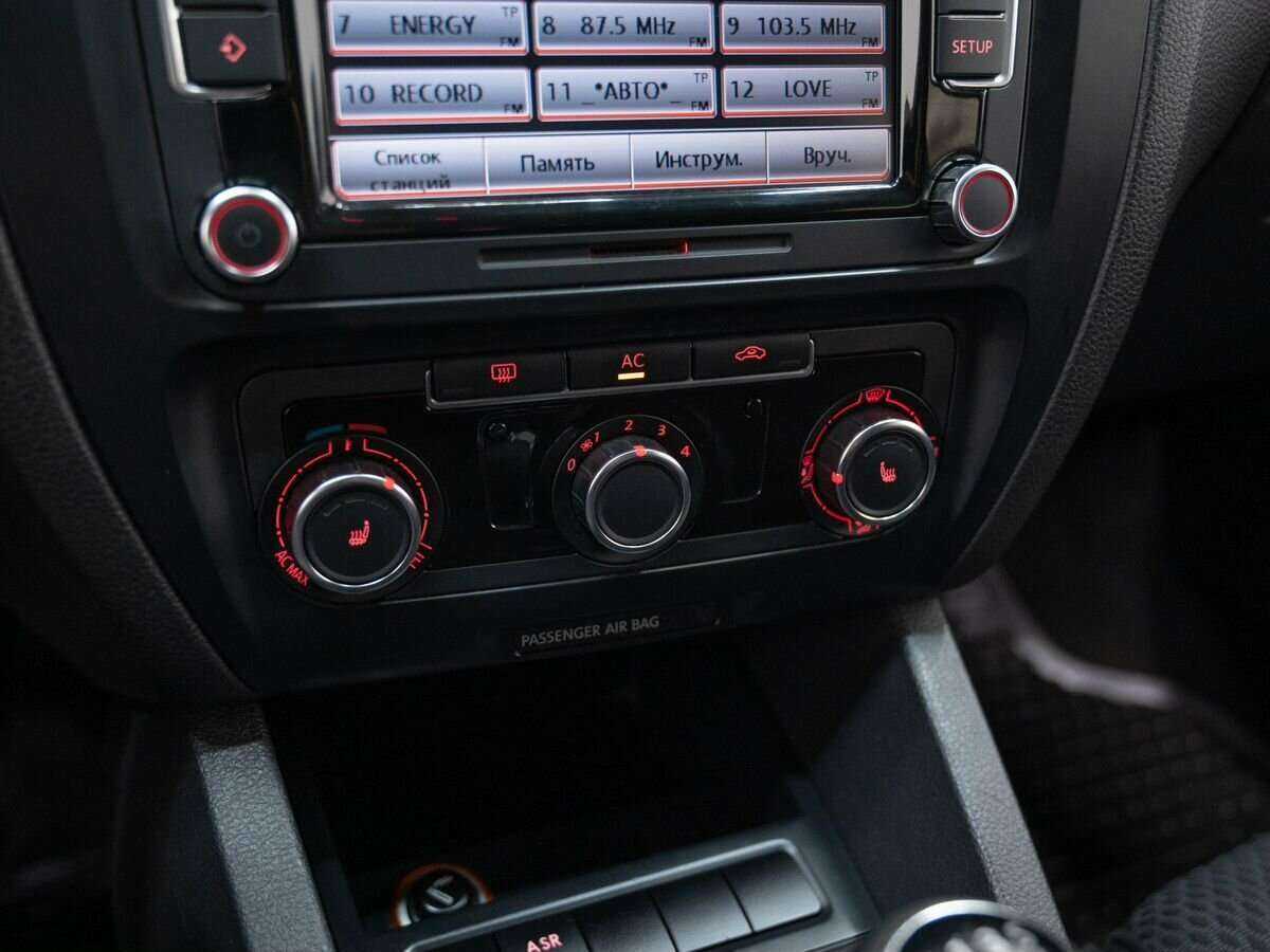 Volkswagen Jetta, 2011 Фото №18