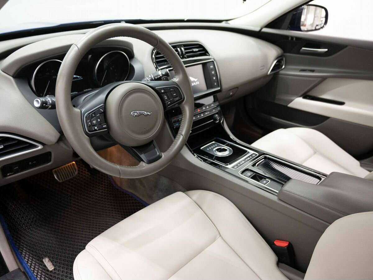 Jaguar XE, 2017 Фото №7