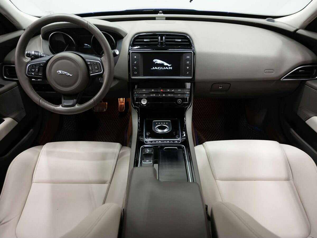 Jaguar XE, 2017 Фото №13