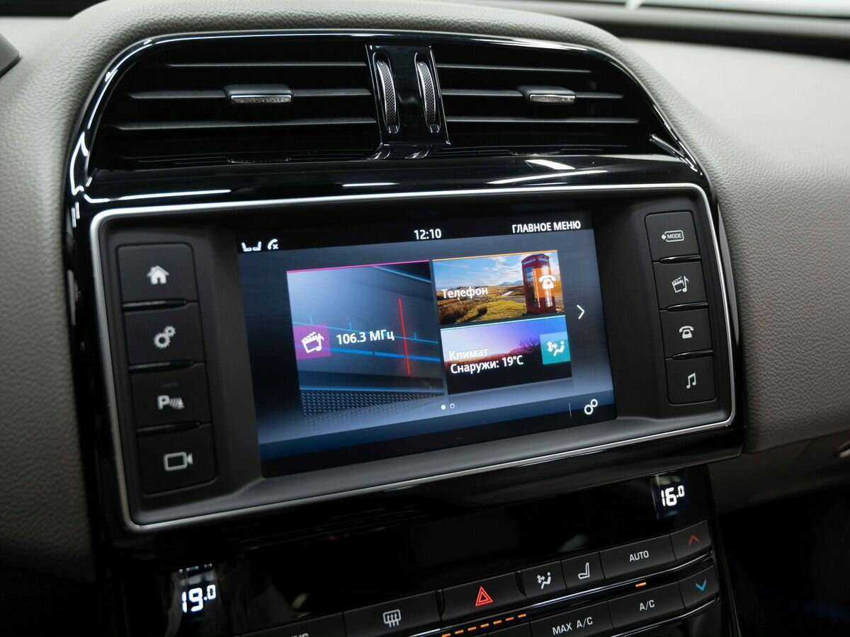 Jaguar XE, 2017 Фото №21