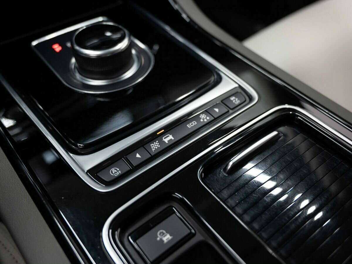 Jaguar XE, 2017 Фото №24