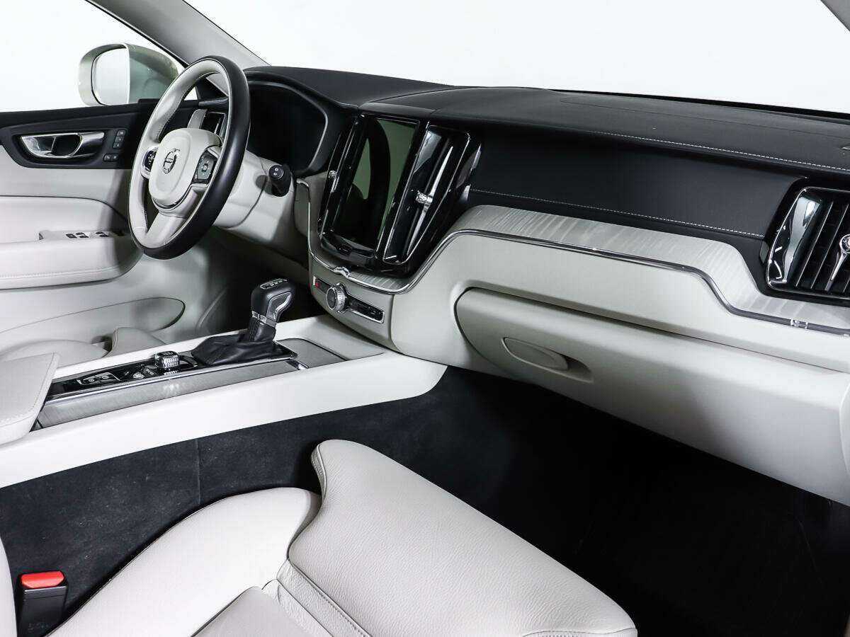 Volvo XC60, 2021 Фото №9