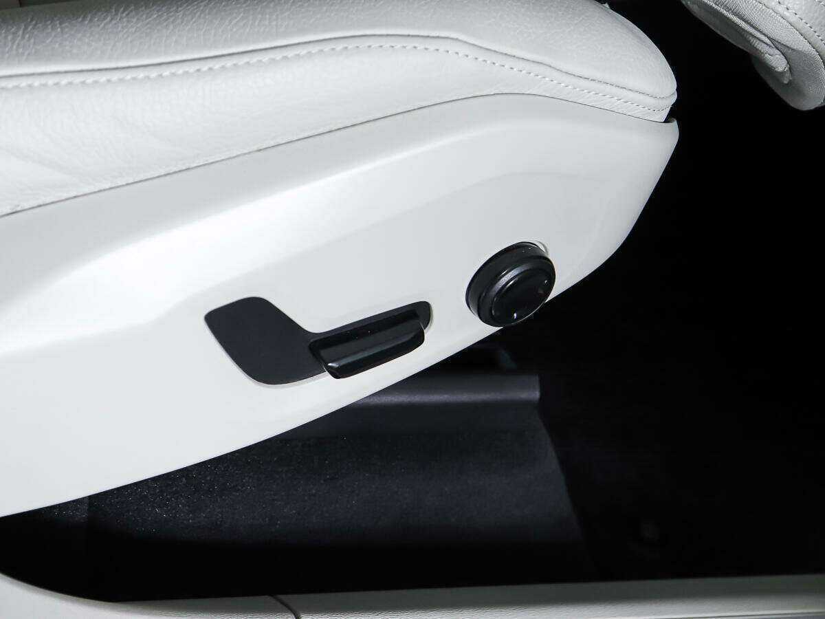 Volvo XC60, 2021 Фото №16