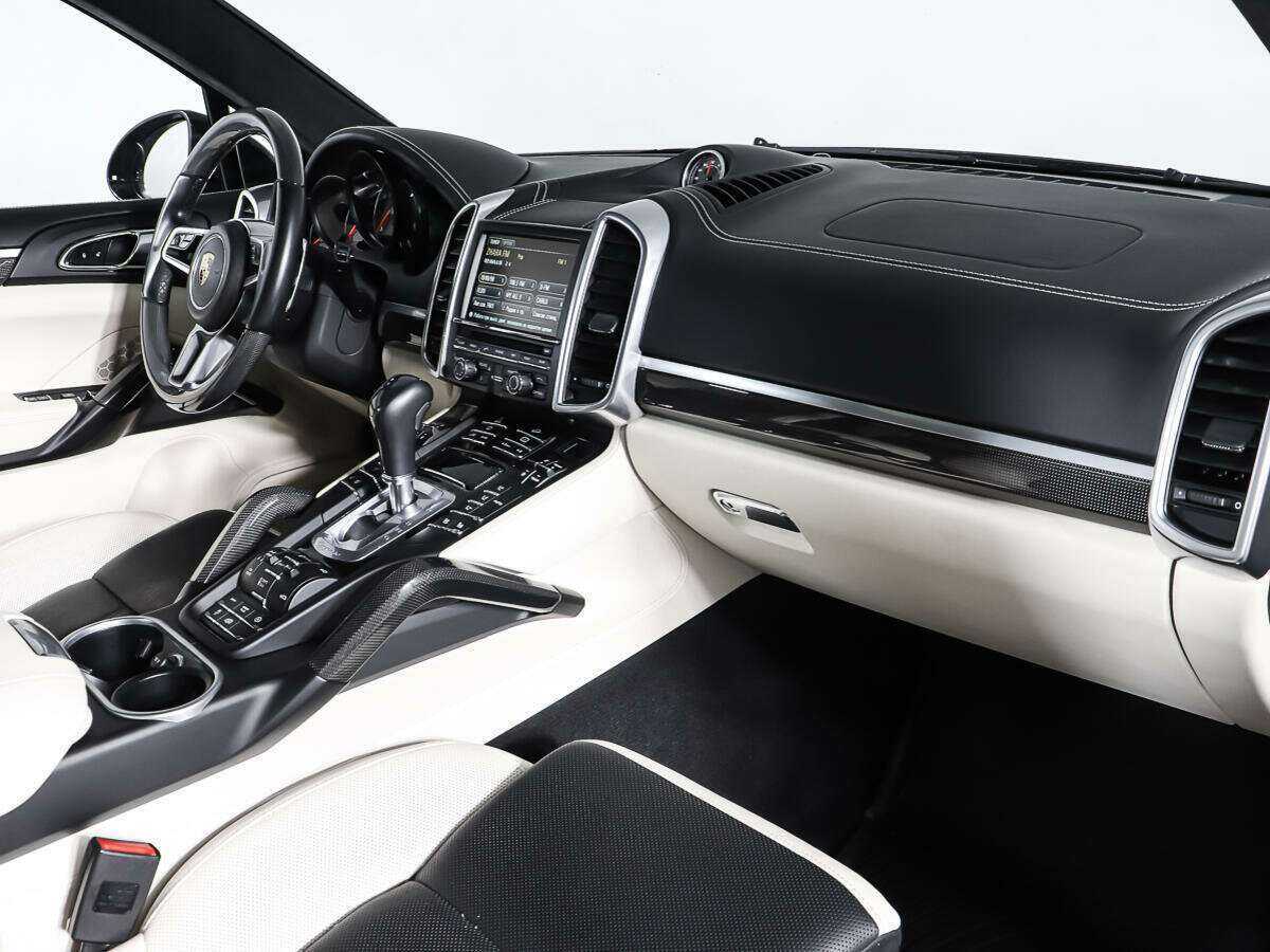 Porsche Cayenne GTS, 2015 Фото №11