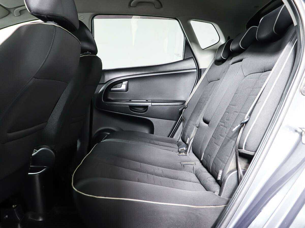 Kia Venga, 2011 Фото №11