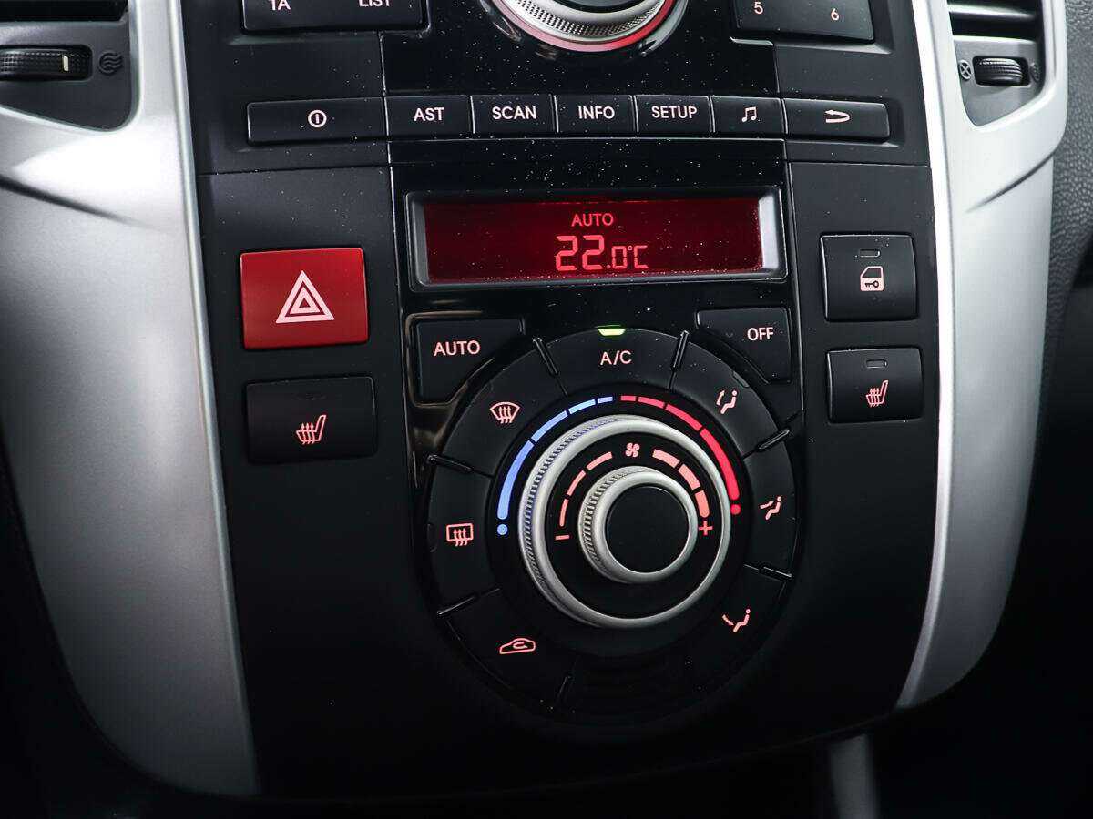 Kia Venga, 2011 Фото №19