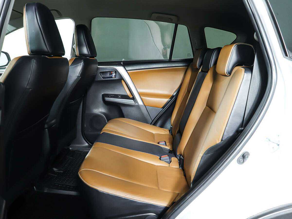 Toyota RAV4, 2018 Фото №10