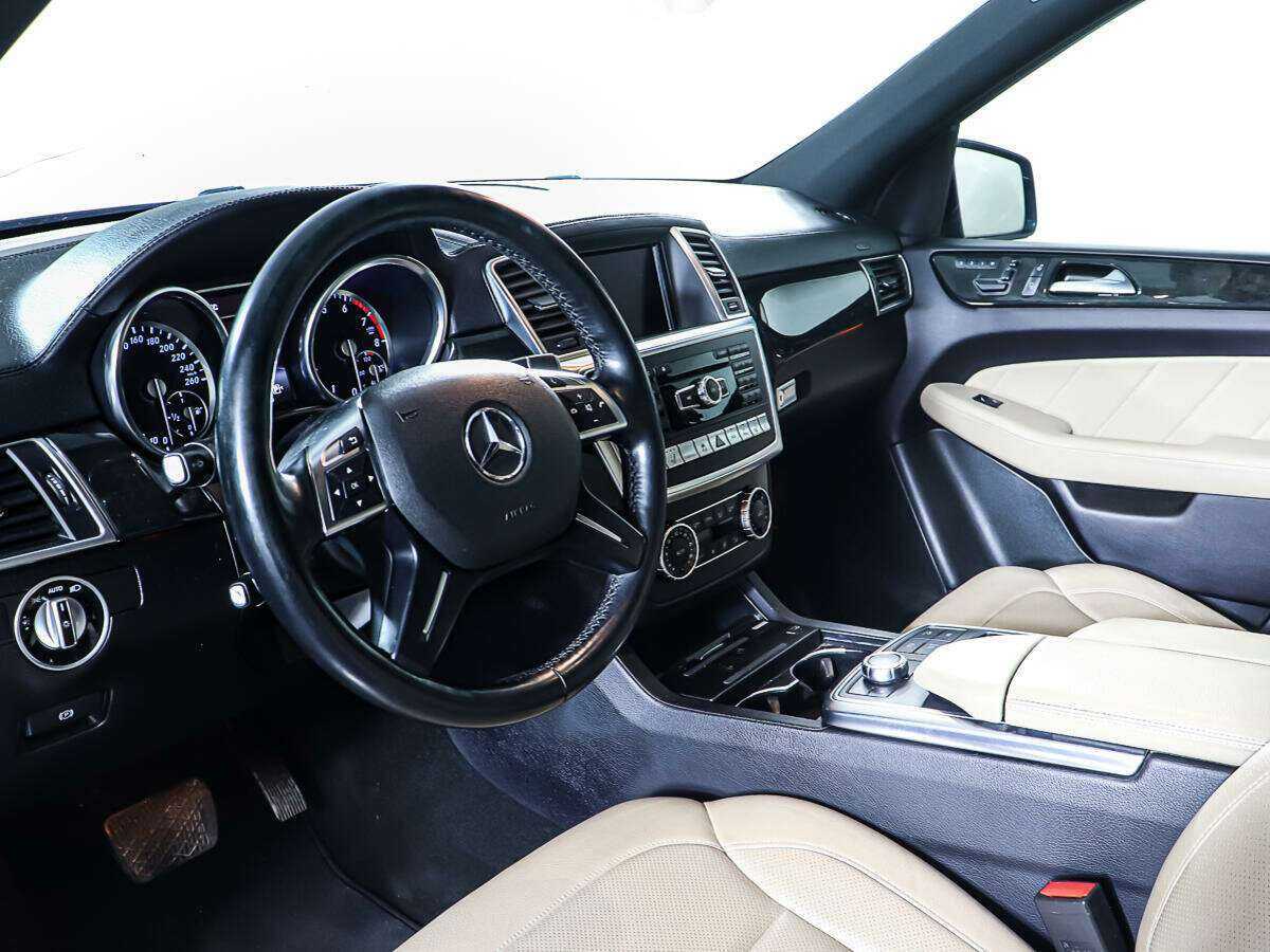 Mercedes-Benz GL-Класс 400, 2015 Фото №13