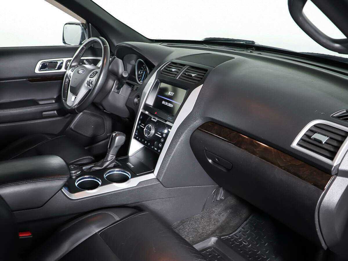 Ford Explorer, 2011 Фото №9