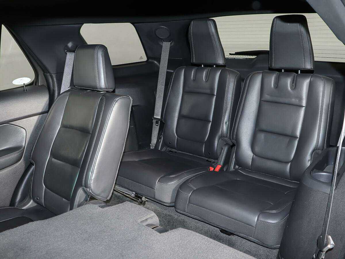 Ford Explorer, 2011 Фото №11