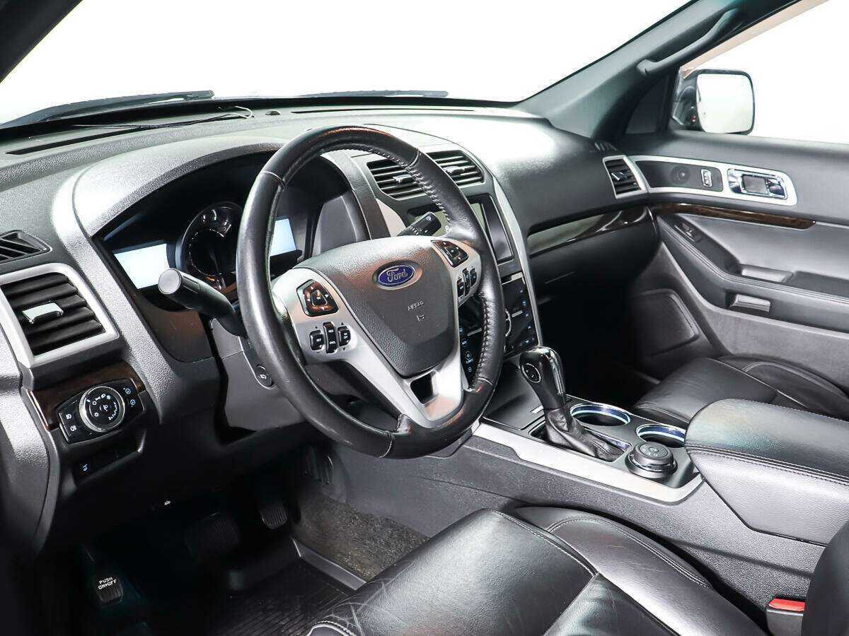 Ford Explorer, 2011 Фото №15