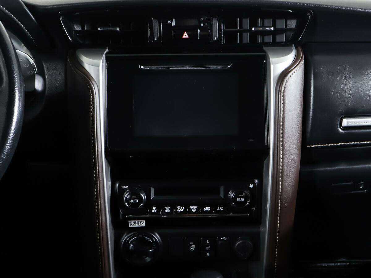 Toyota Fortuner, 2019 Фото №12