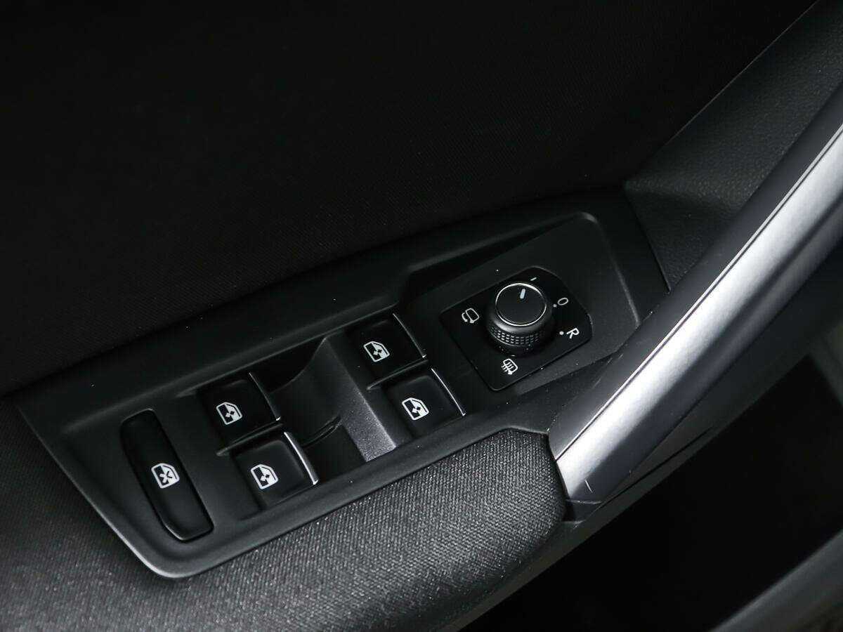 Volkswagen Tiguan, 2018 Фото №16