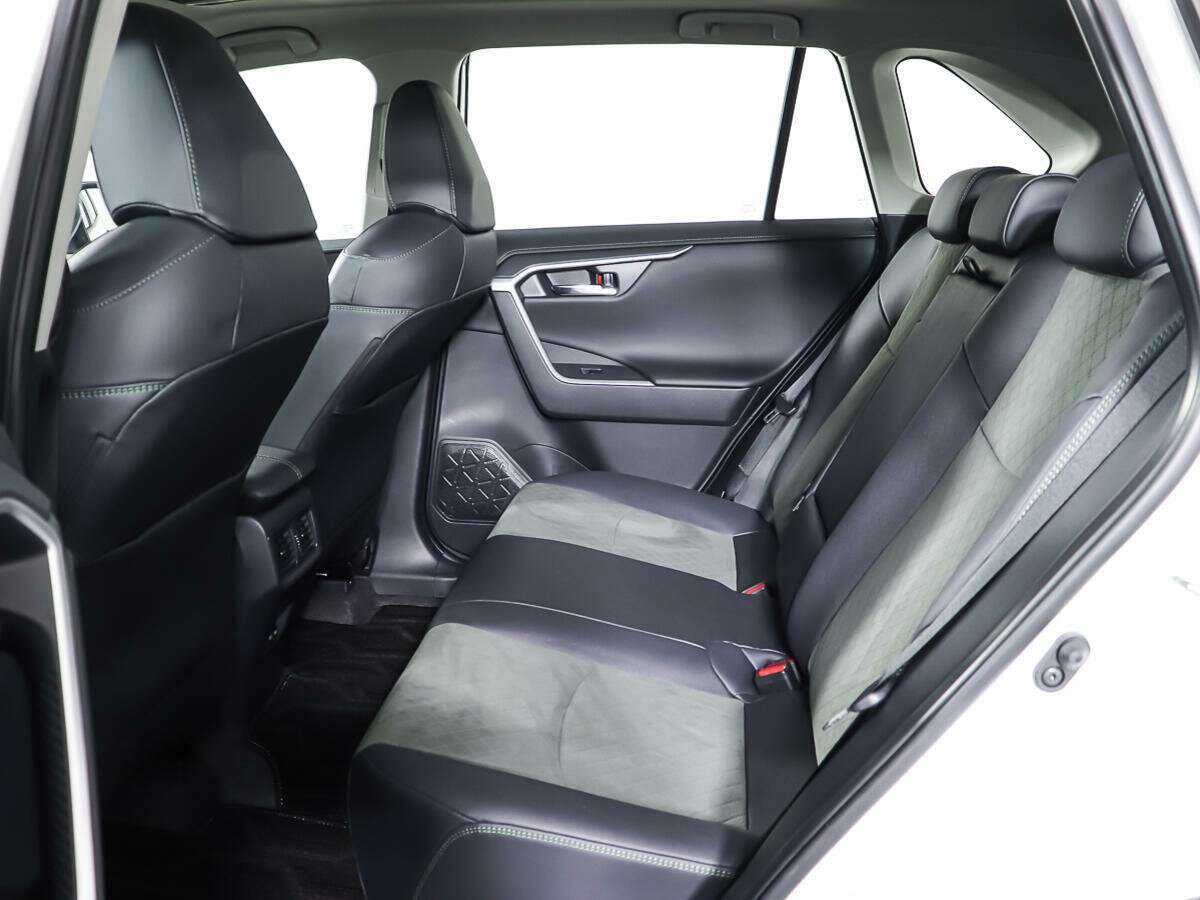 Toyota RAV4, 2023 Фото №9