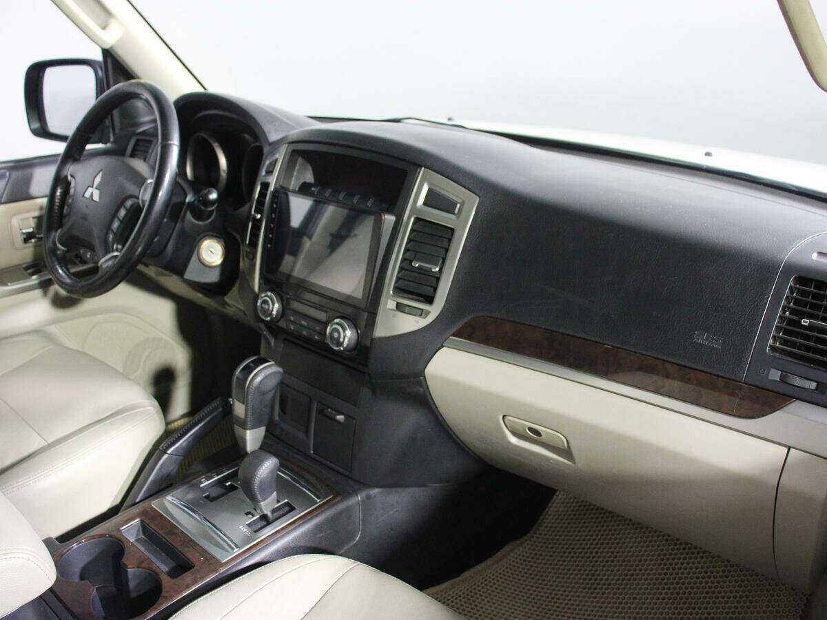 Mitsubishi Pajero, 2017 Фото №9