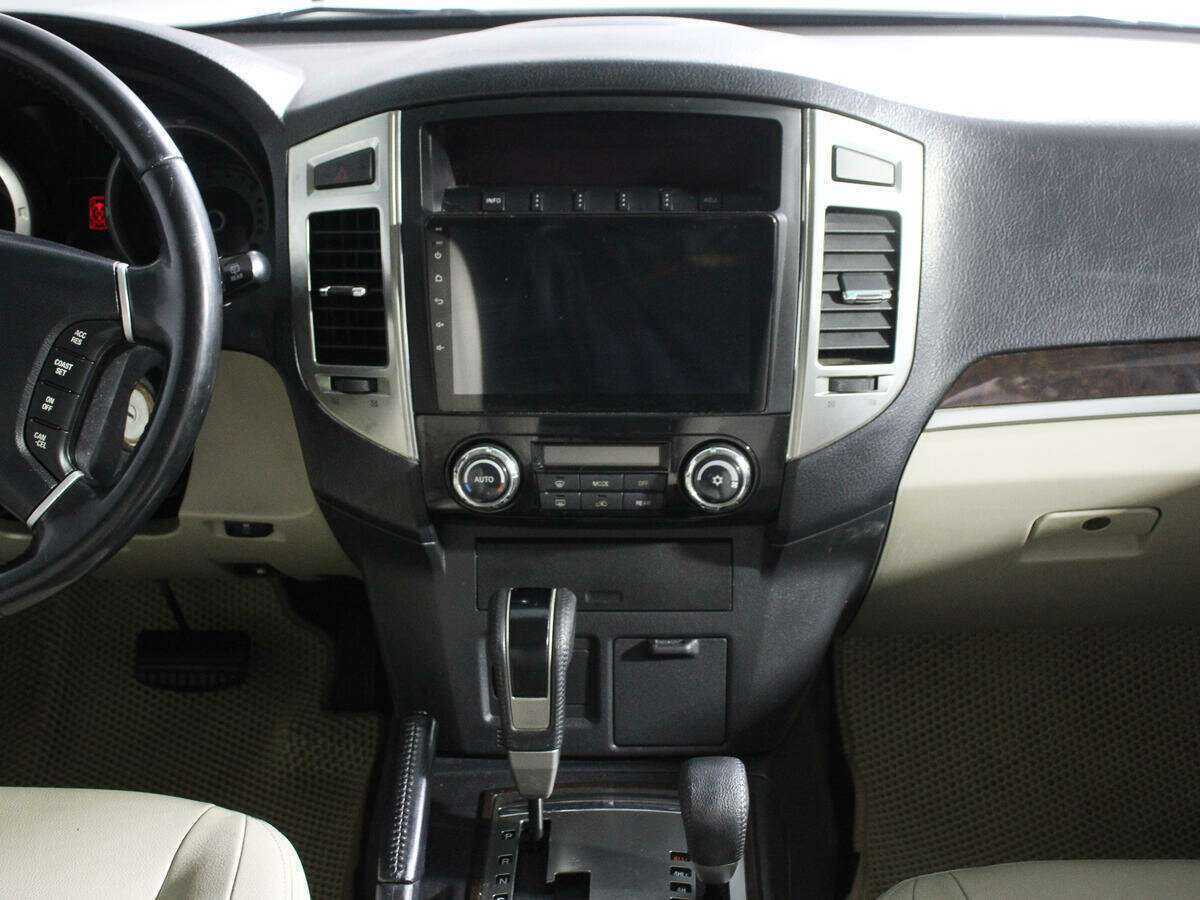 Mitsubishi Pajero, 2017 Фото №13