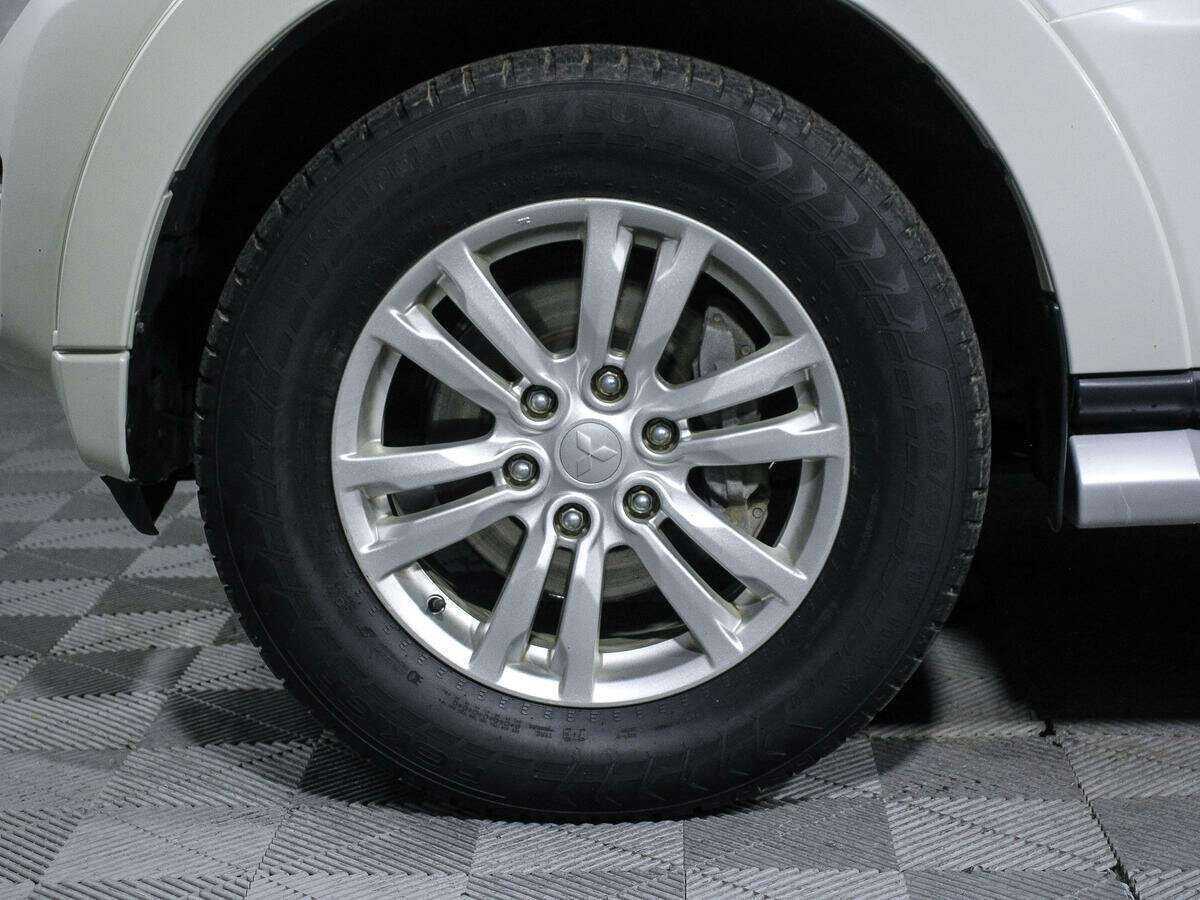 Mitsubishi Pajero, 2017 Фото №15