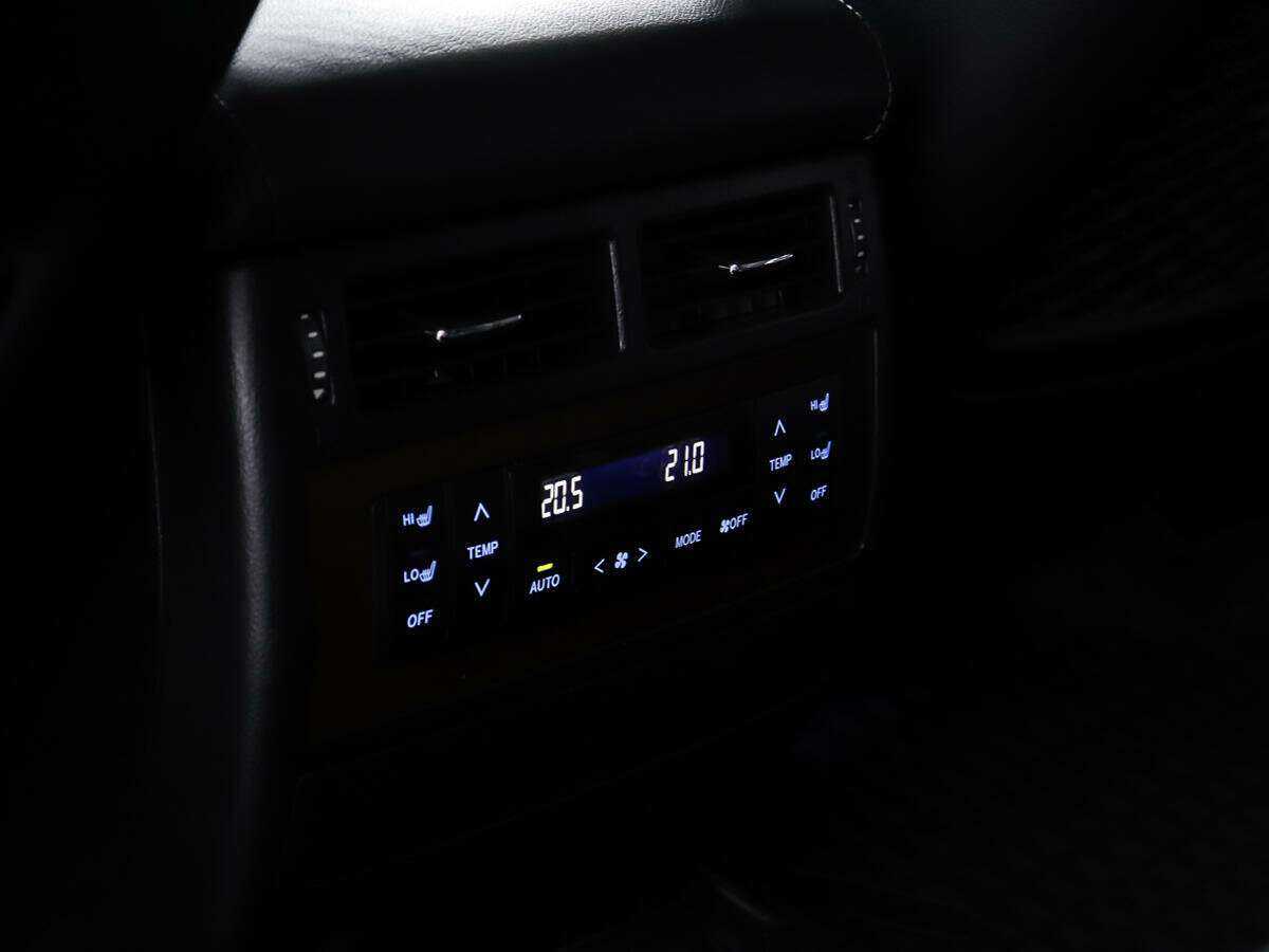 Toyota Land Cruiser, 2020 Фото №21