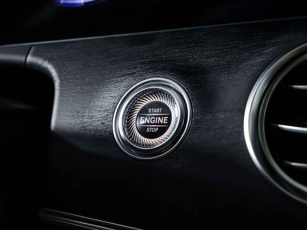 Mercedes-Benz E-Класс 300, 2016 Фото №18