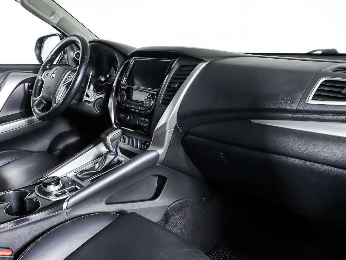 Mitsubishi Pajero Sport, 2019 Фото №11