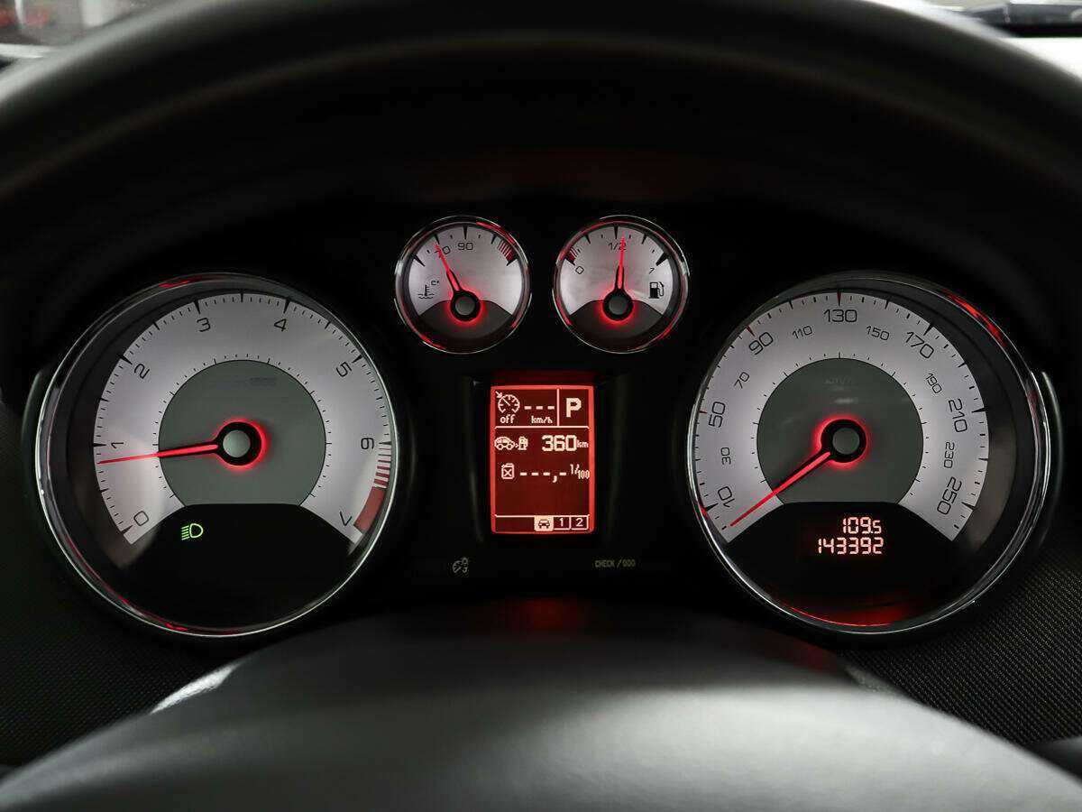 Peugeot 308, 2010 Фото №13