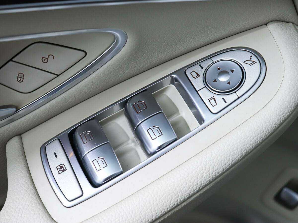 Mercedes-Benz GLC 300, 2016 Фото №19