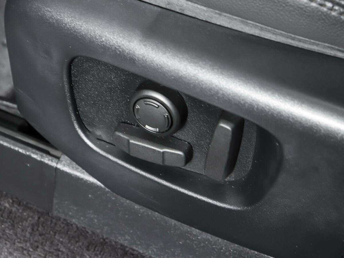 Land Rover Discovery, 2018 Фото №18