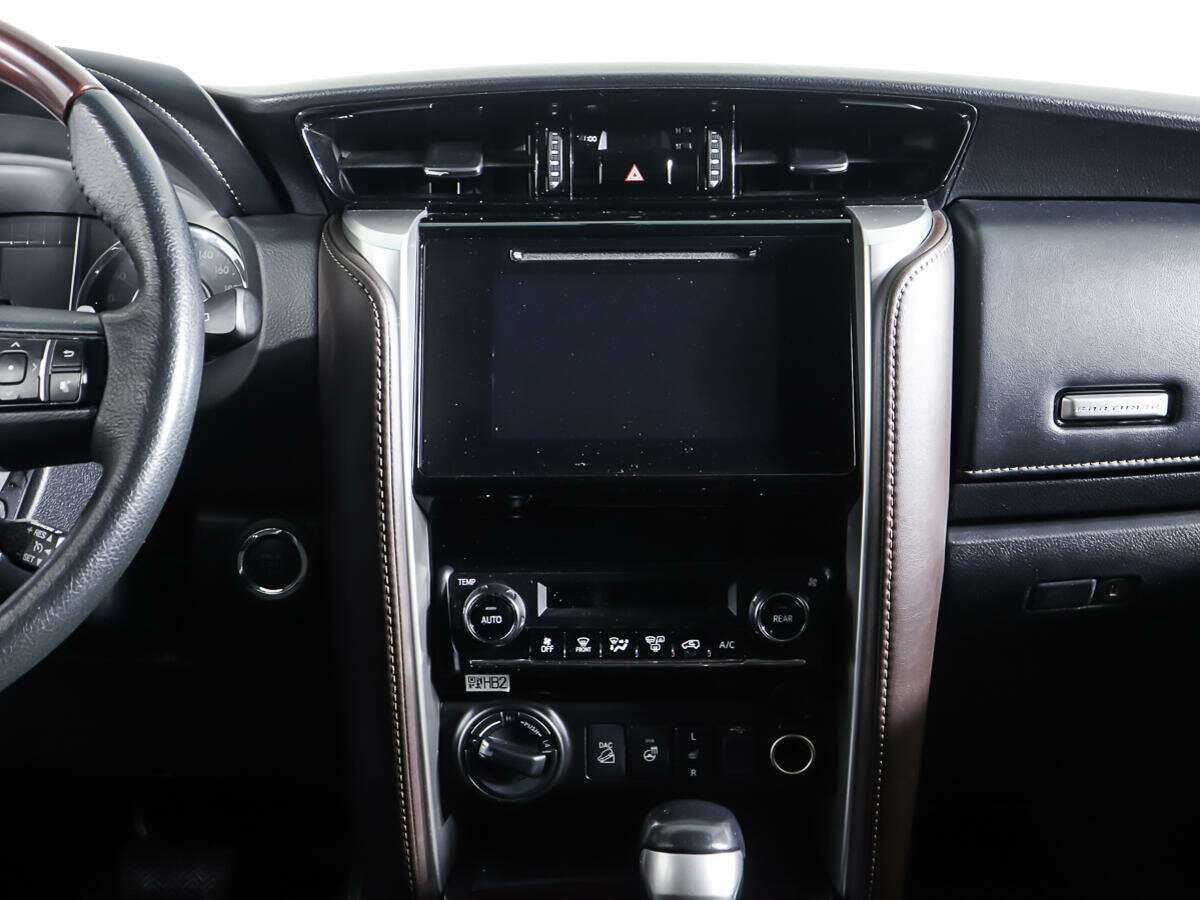 Toyota Fortuner, 2017 Фото №12