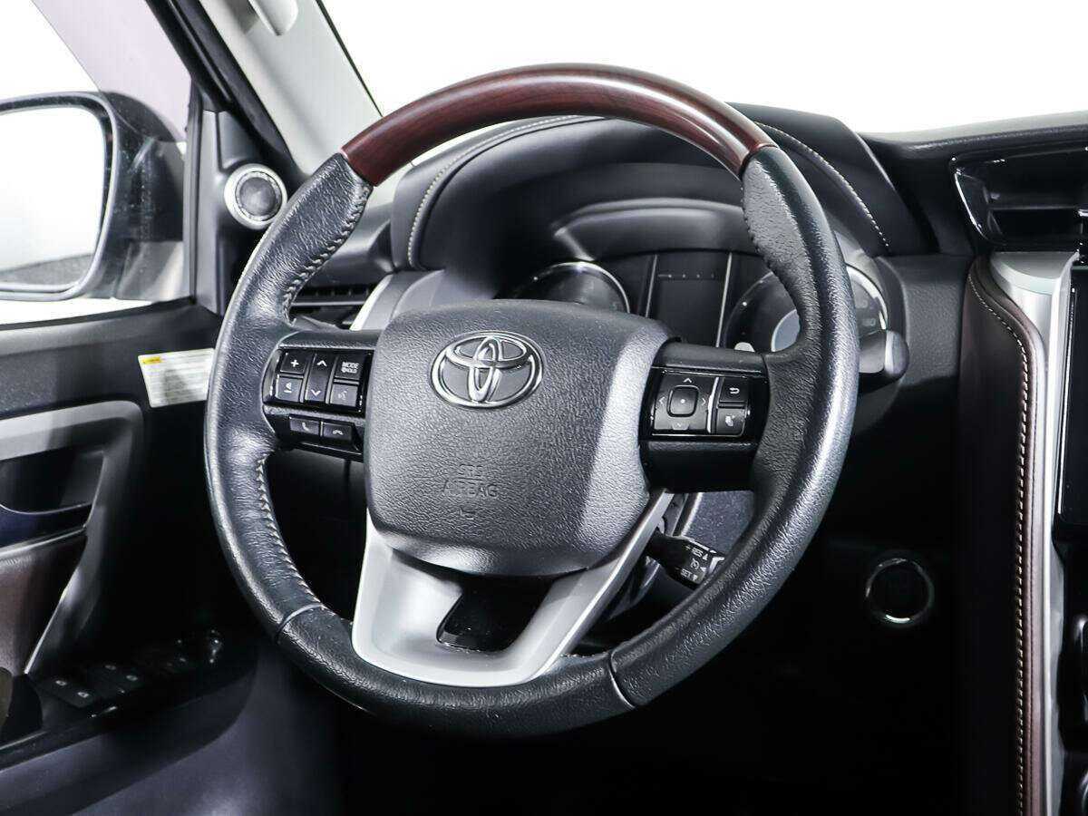 Toyota Fortuner, 2017 Фото №15