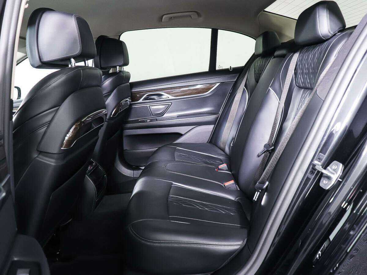 BMW 7 серии 750i xDrive, 2016 Фото №10