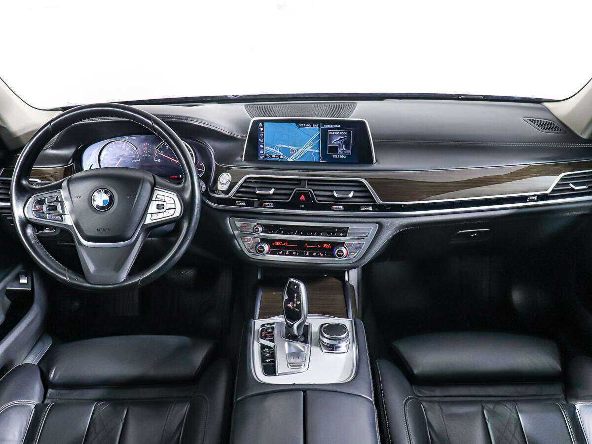 BMW 7 серии 750i xDrive, 2016 Фото №11