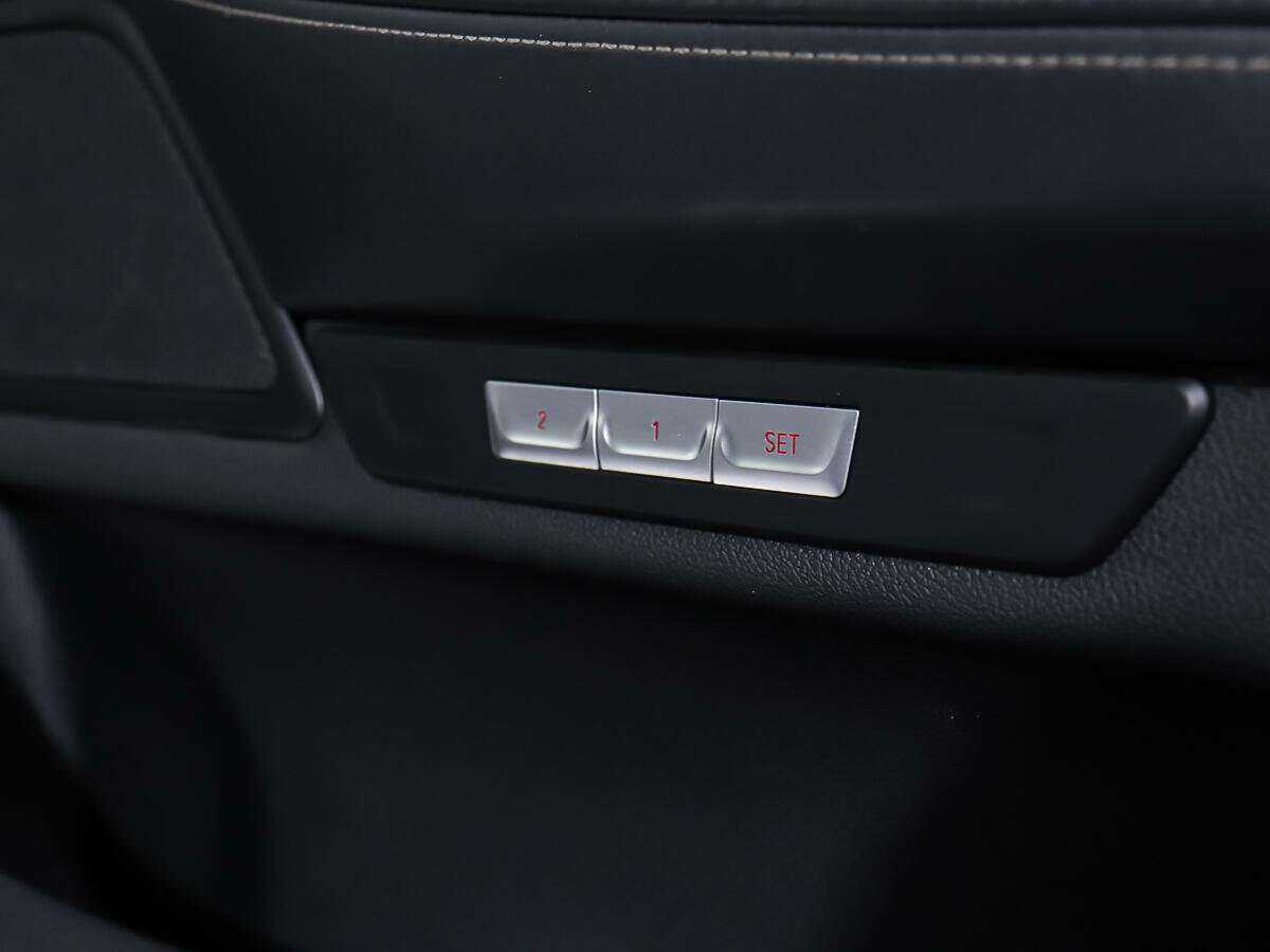 BMW 7 серии 750i xDrive, 2016 Фото №17