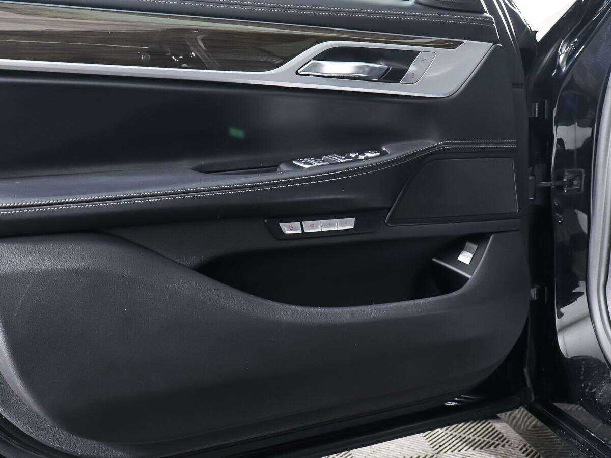 BMW 7 серии 750i xDrive, 2016 Фото №18