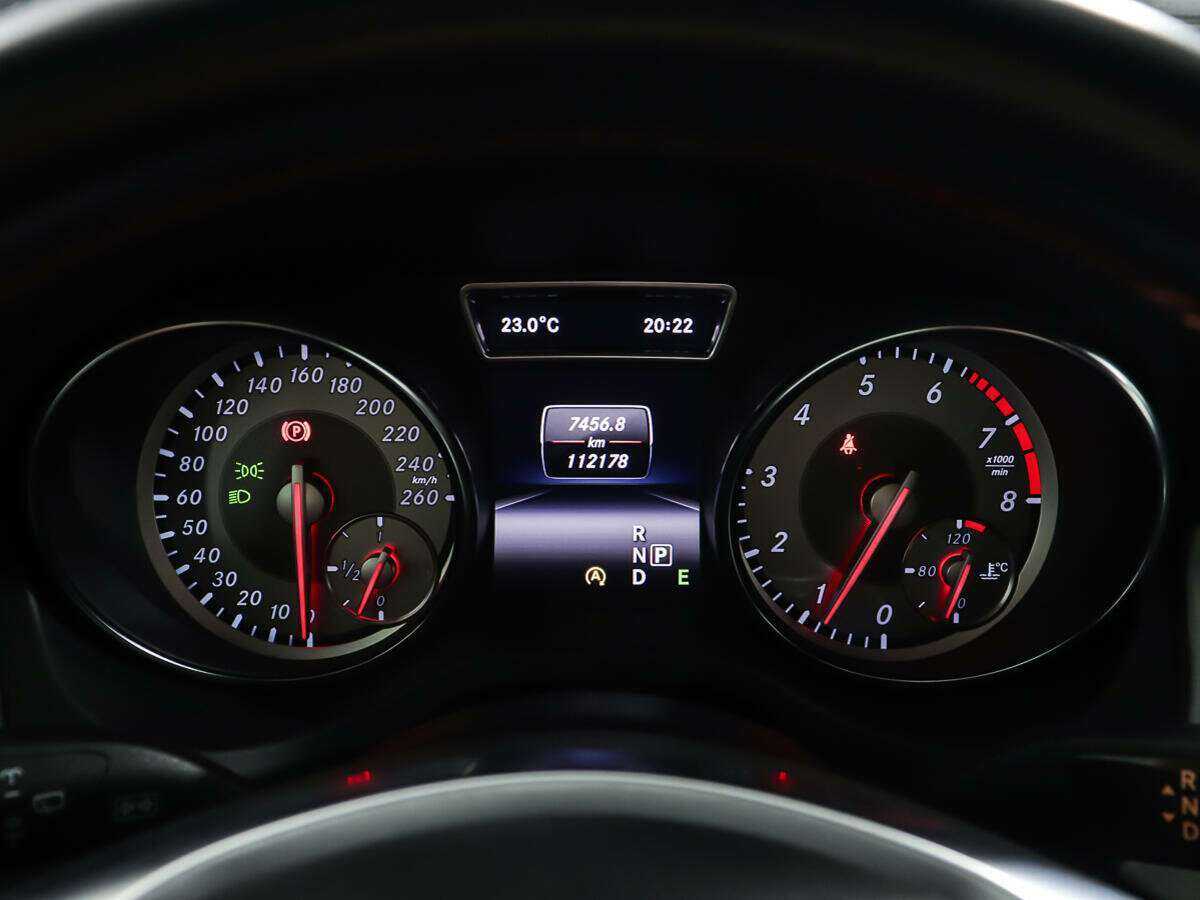 Mercedes-Benz GLA 200, 2015 Фото №12