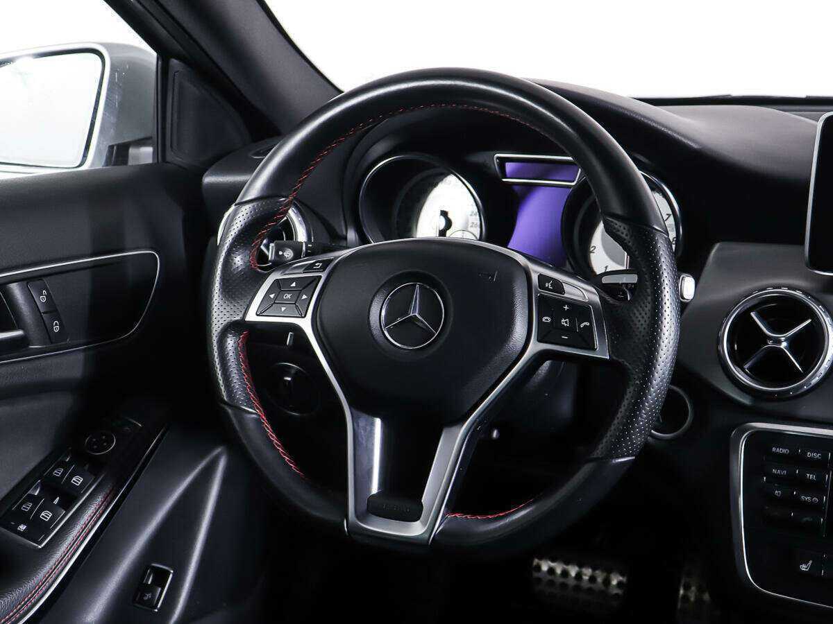 Mercedes-Benz GLA 200, 2015 Фото №13
