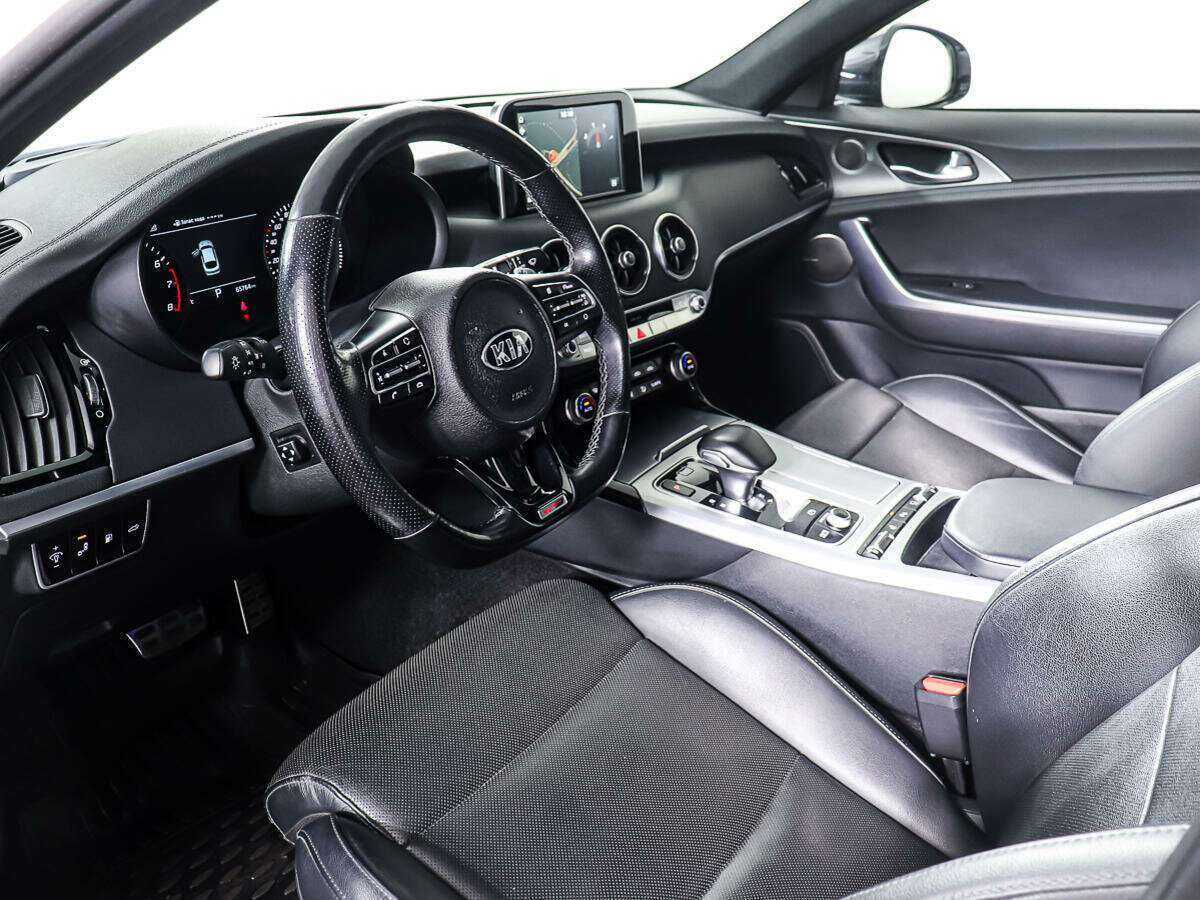 Kia Stinger, 2018 Фото №12