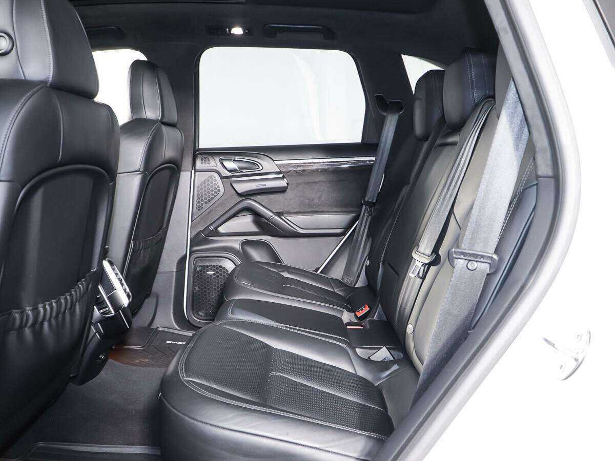 Porsche Cayenne GTS, 2012 Фото №11