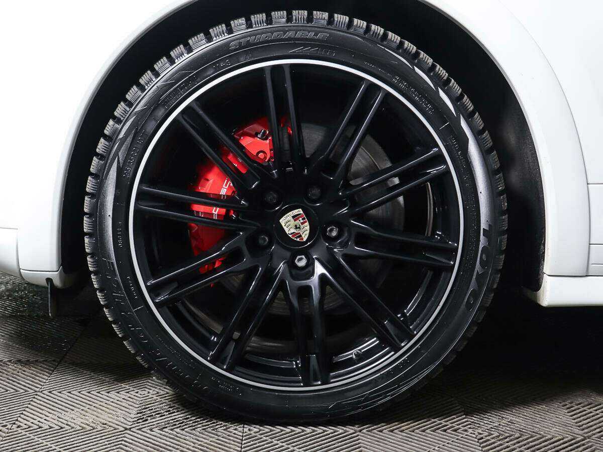 Porsche Cayenne GTS, 2012 Фото №18