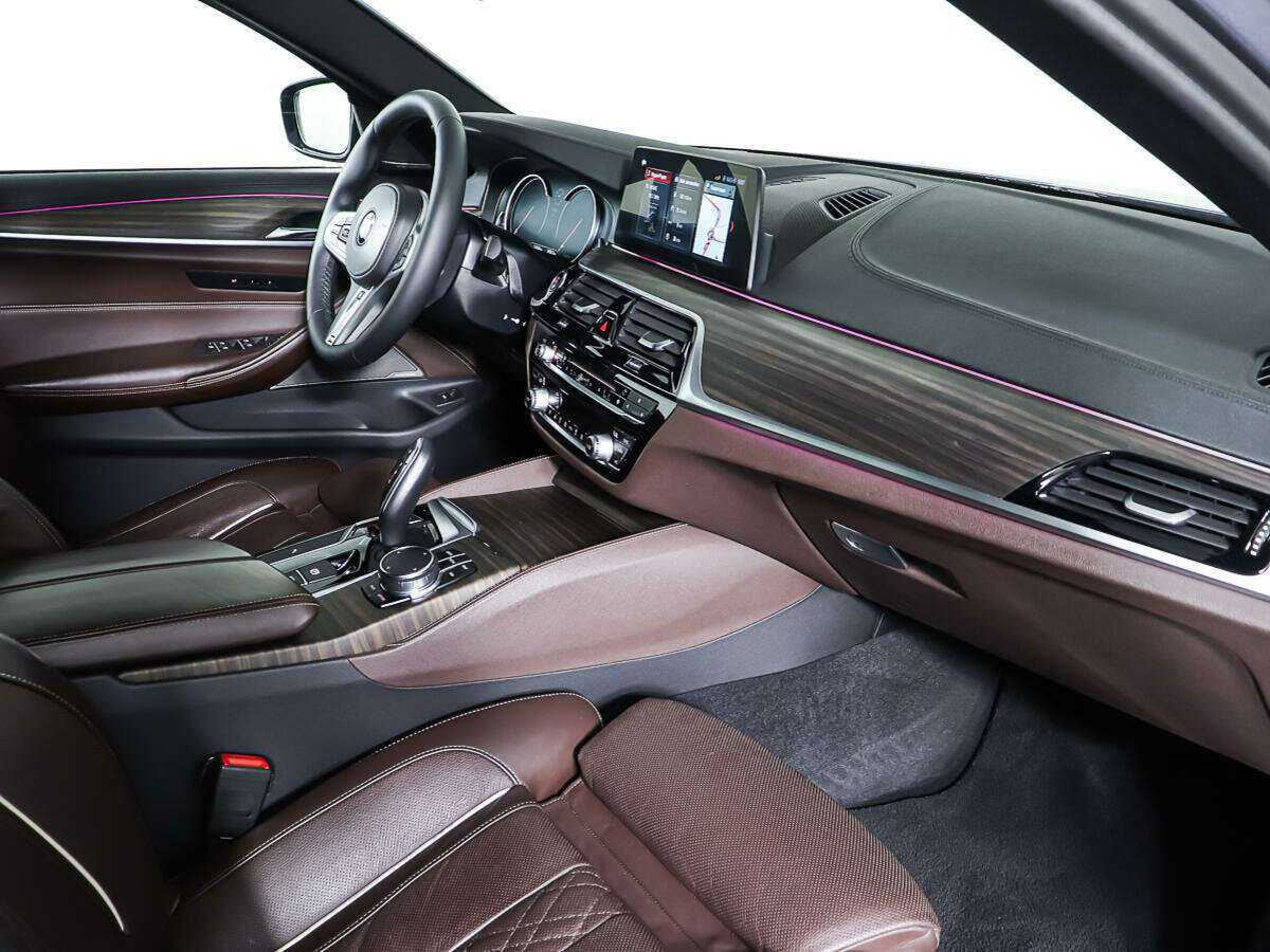 BMW 5 серии 530d xDrive, 2017 Фото №11