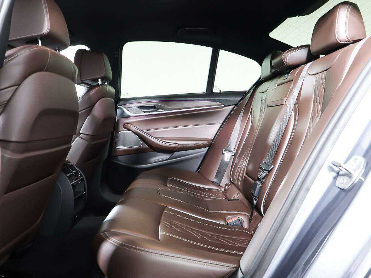 BMW 5 серии 530d xDrive, 2017 Фото №12