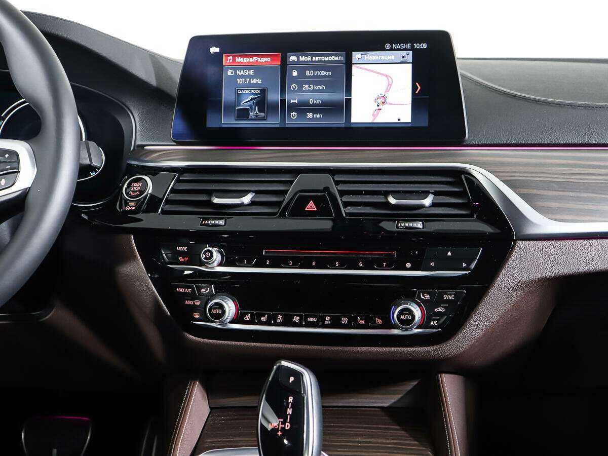 BMW 5 серии 530d xDrive, 2017 Фото №14