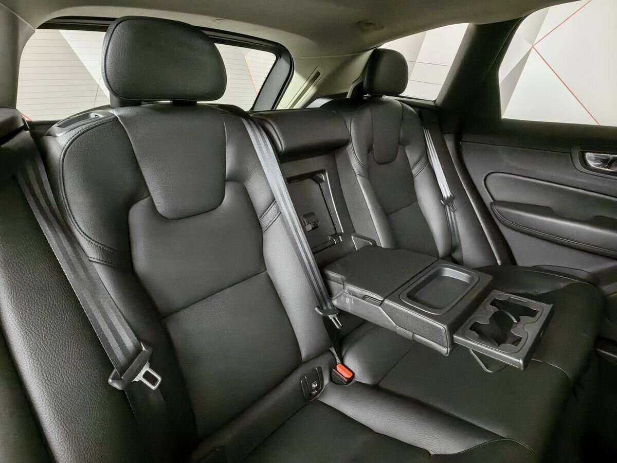 Volvo XC60, 2019 Фото №13