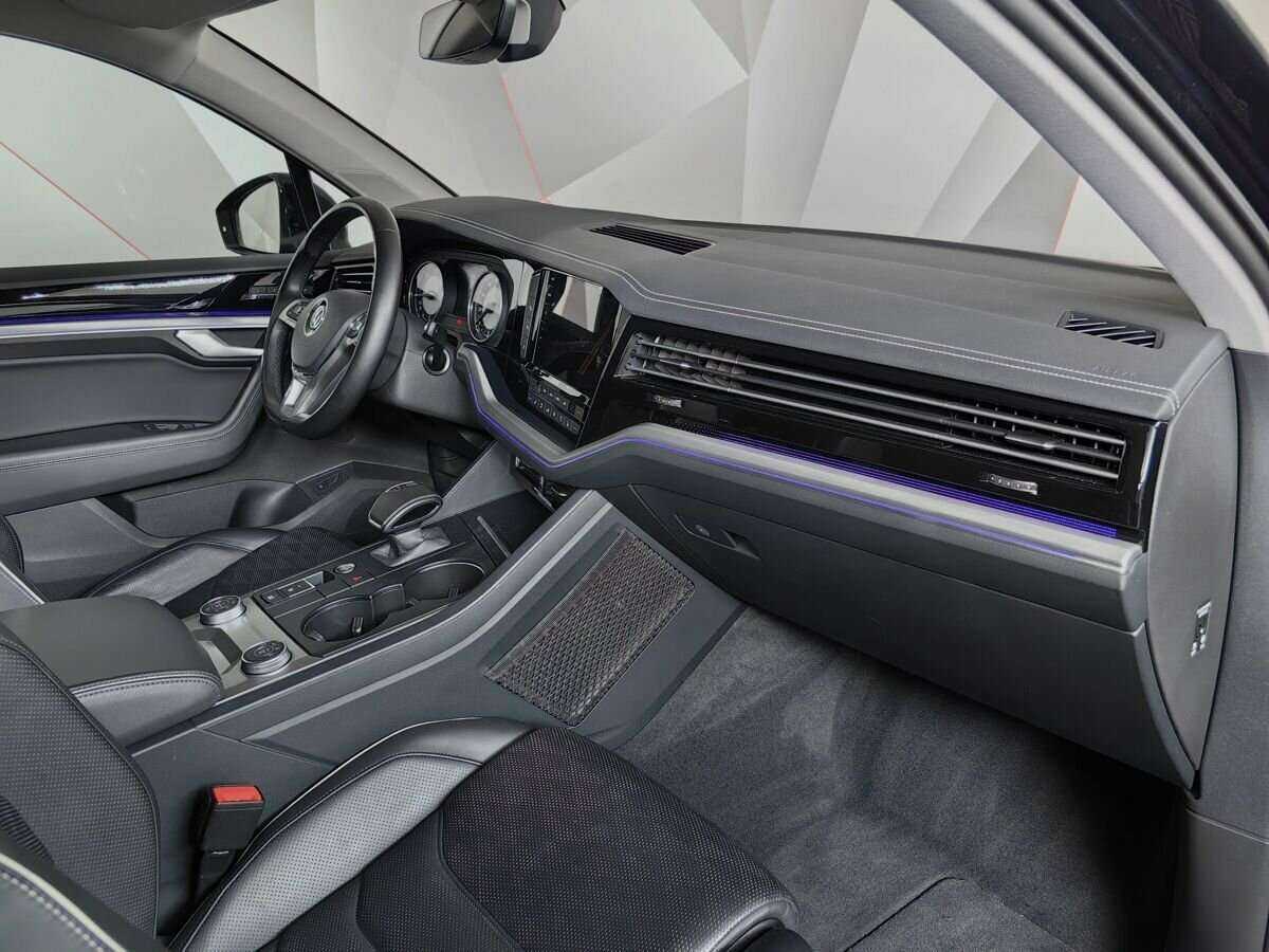 Volkswagen Touareg, 2018 Фото №9