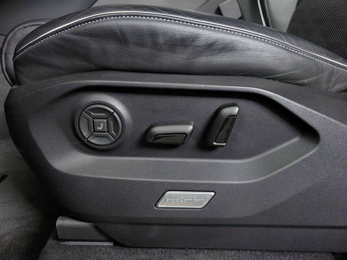 Volkswagen Touareg, 2018 Фото №17