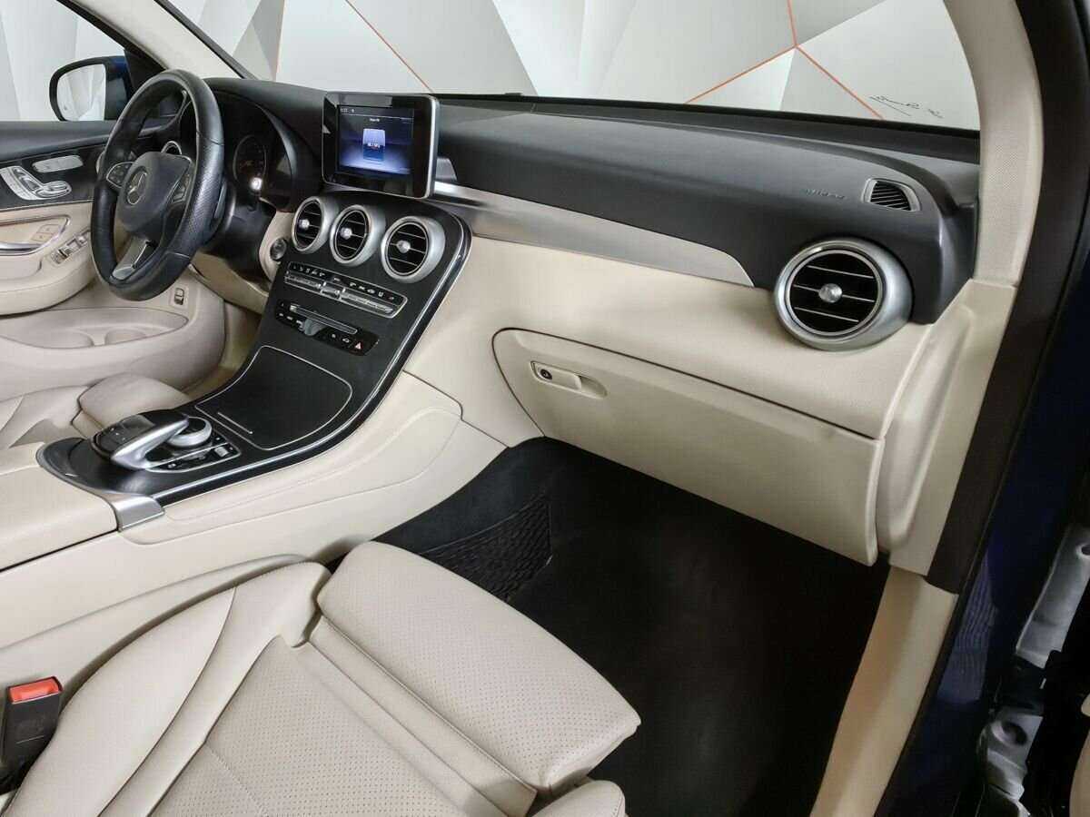 Mercedes-Benz GLC Coupe 300, 2018 Фото №9