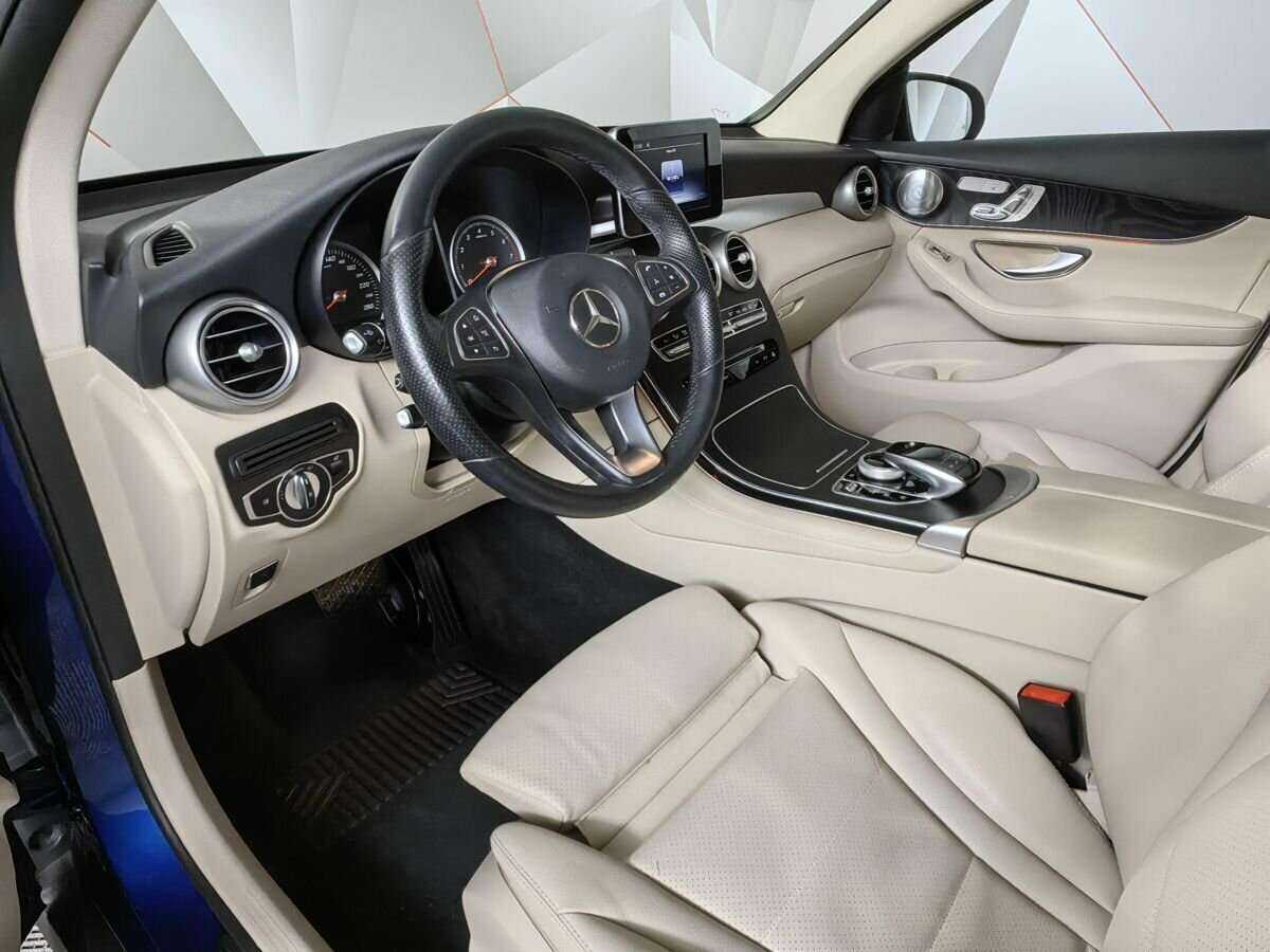 Mercedes-Benz GLC Coupe 300, 2018 Фото №13