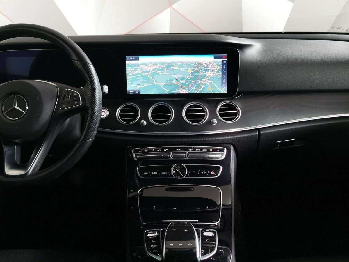 Mercedes-Benz E-Класс 300, 2017 Фото №11