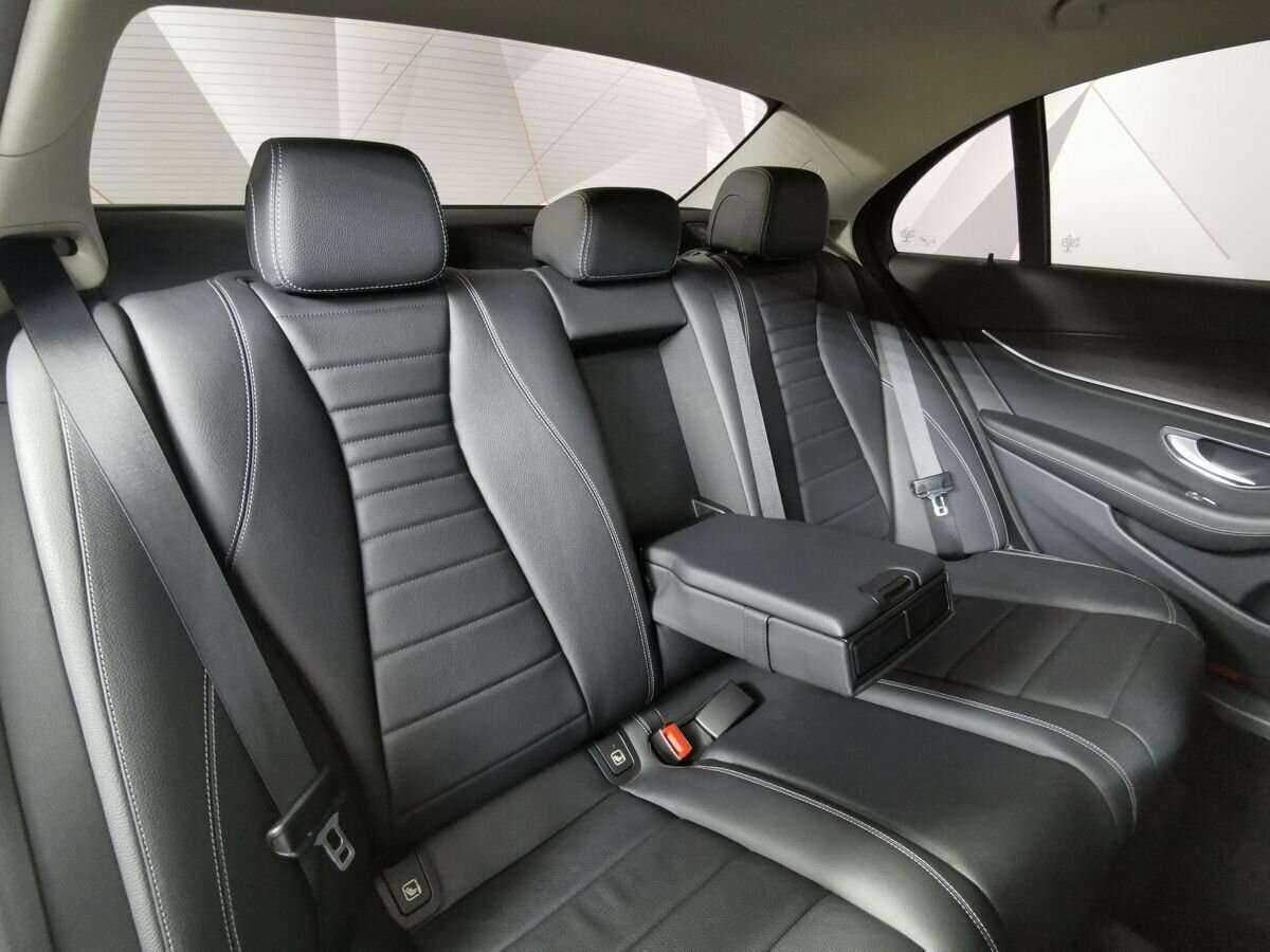 Mercedes-Benz E-Класс 300, 2017 Фото №13