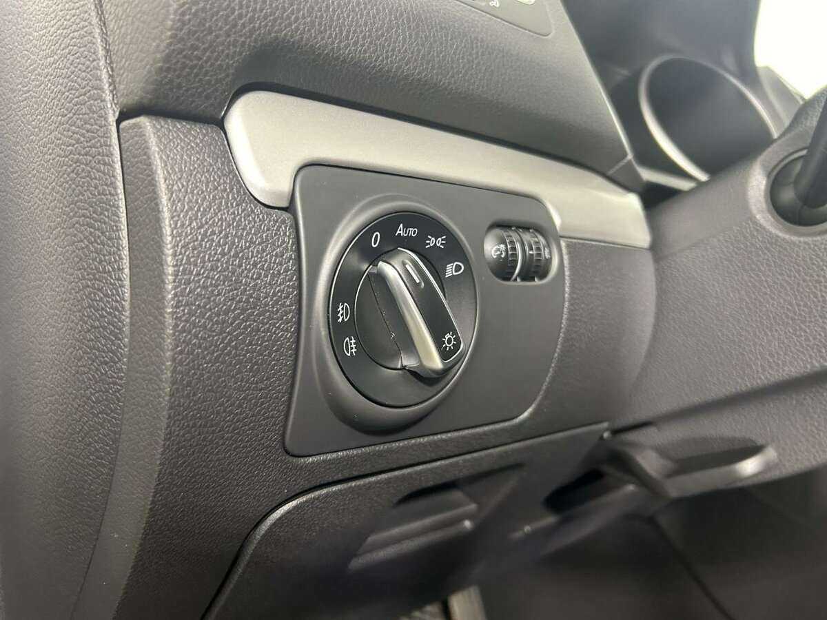 Volkswagen Golf, 2010 Фото №8