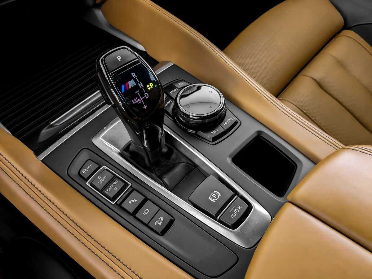 BMW X6 M50d, 2015 Фото №21